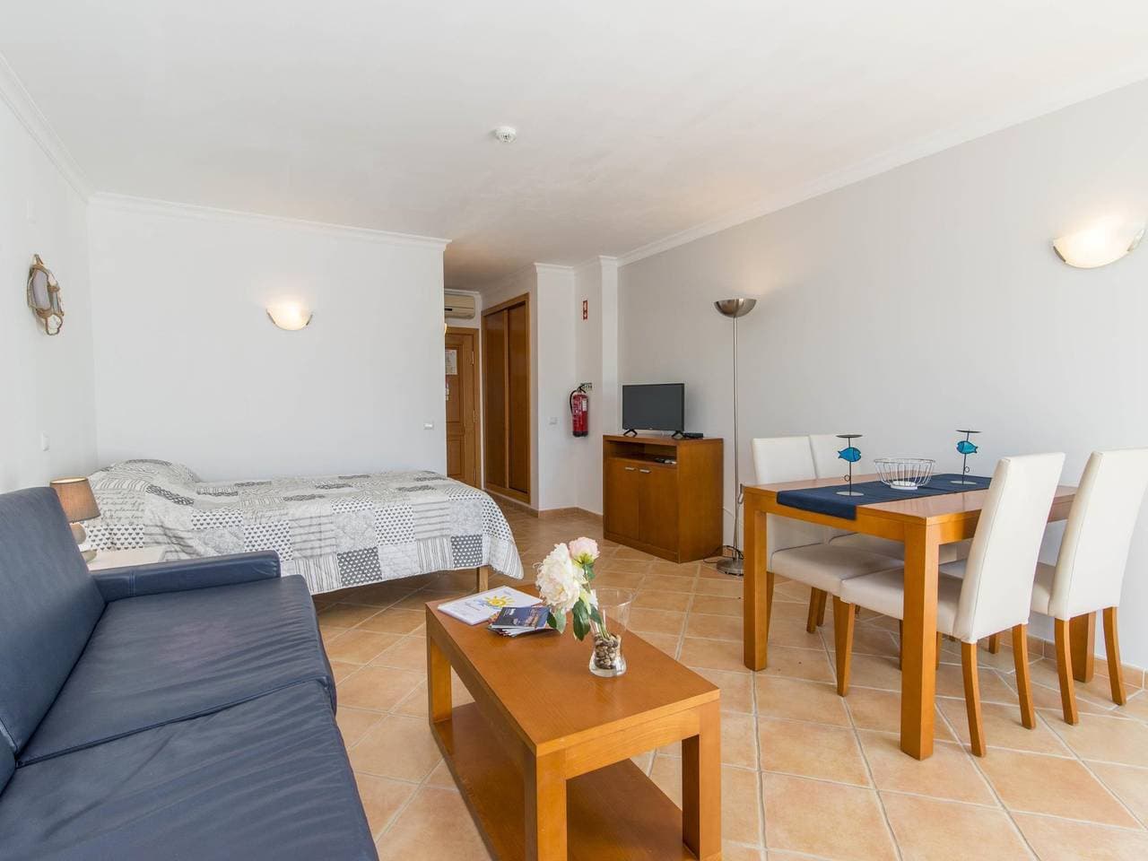 Foto 9 von 48: Studio für 4 Personen mit Pool
