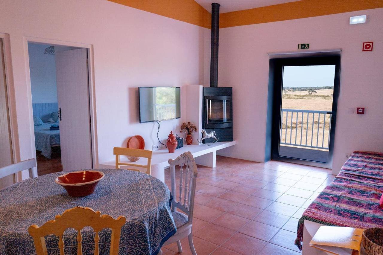 Foto 6 von 16: Two-Bedroom Apartment with Lake View
