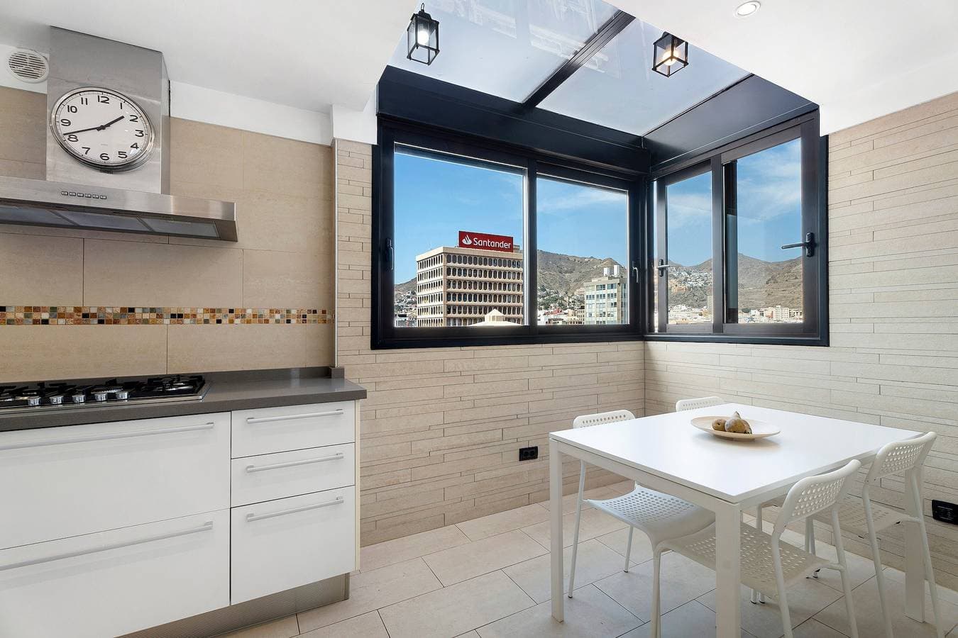 Foto 13 von 28: Ferienhaus 'Piso De Lujo' mit Meerblick, WLAN und Klimaanlage
