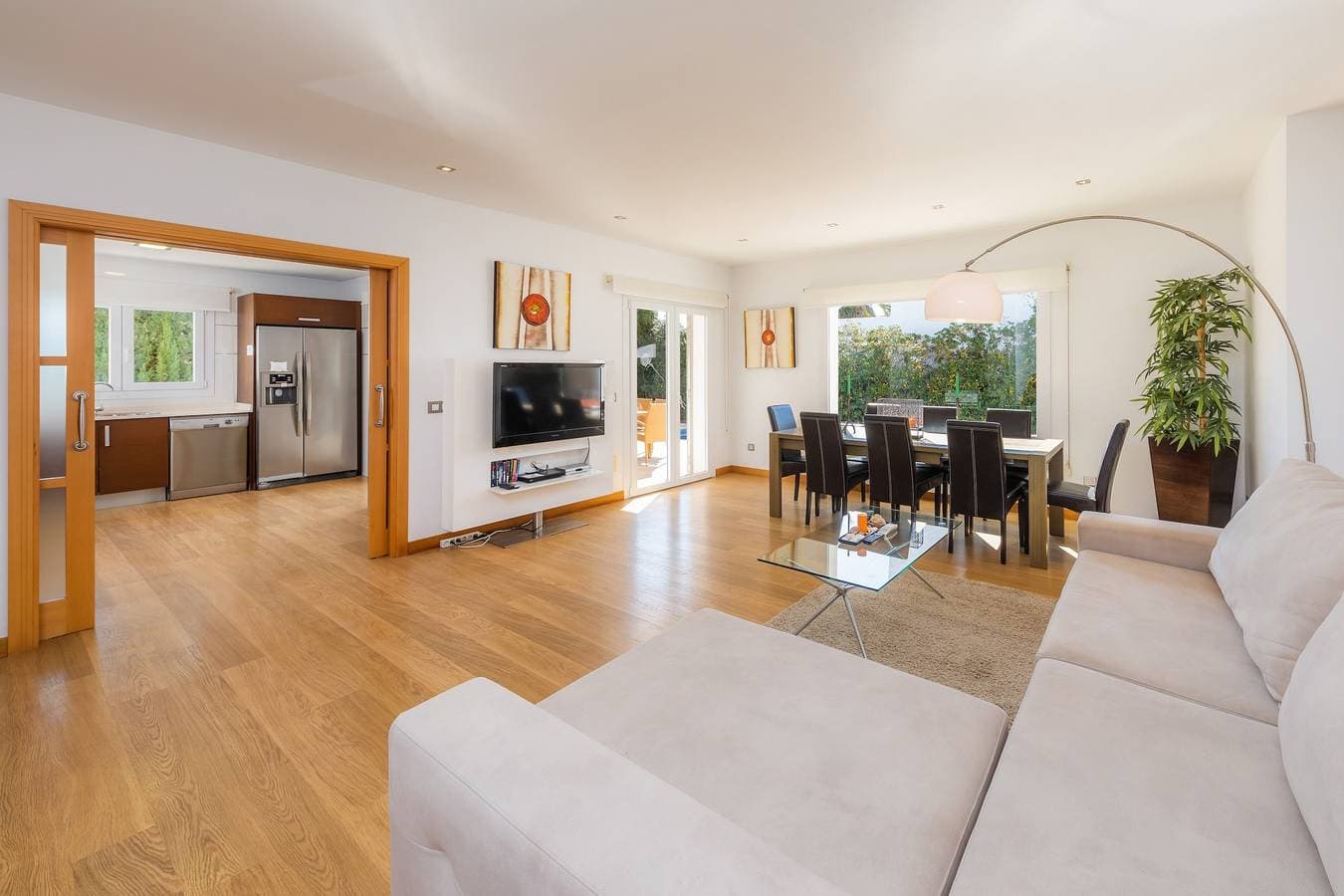 Foto 8 von 41: Fantastische Villa mit Pool, Dachterrasse, Klimaanlage und WLAN