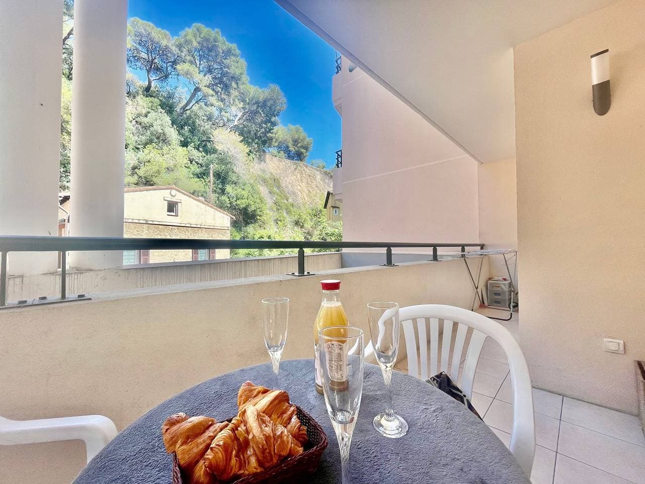 Foto 2 von 21: One bedroom flat near Monaco