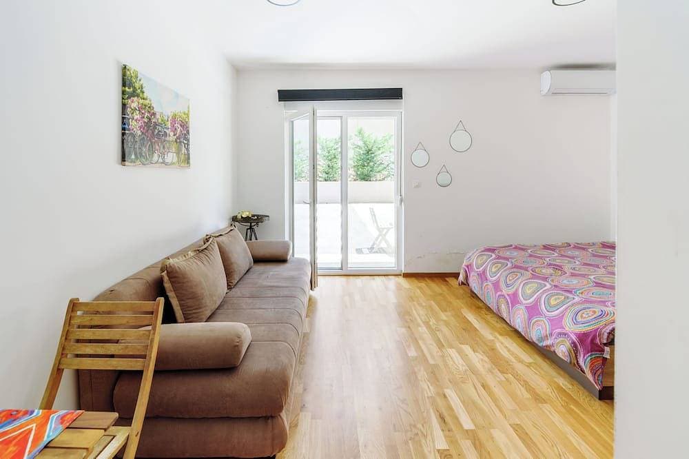 Cozy studio apartment in charming Becici 1