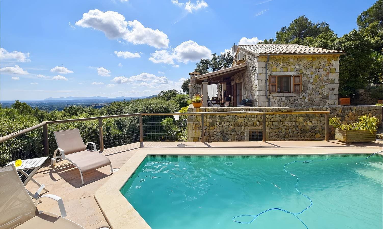 Foto 4 von 26: Villa 'Sa Garriga De Can Barratot' mit Bergblick, WLAN und Klimaanlage