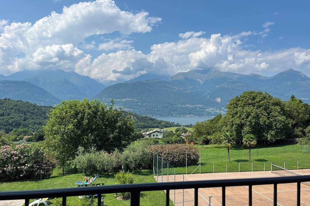 Foto 12 von 30: Comer See - herrlicher Seeblick, Tennisplatz, Pool, Balkon, Garage, WLAN