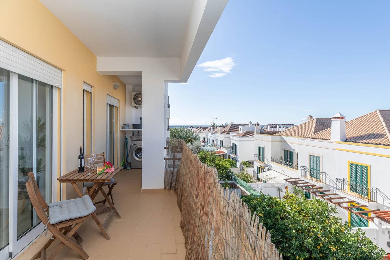 Moni'S Place, Mato Santo Espirito 1