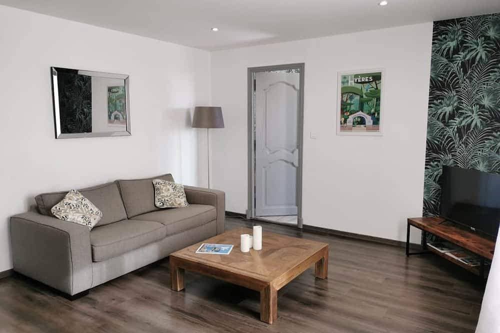 Foto 7 von 16: Private Apartment in a Villa with a Pool