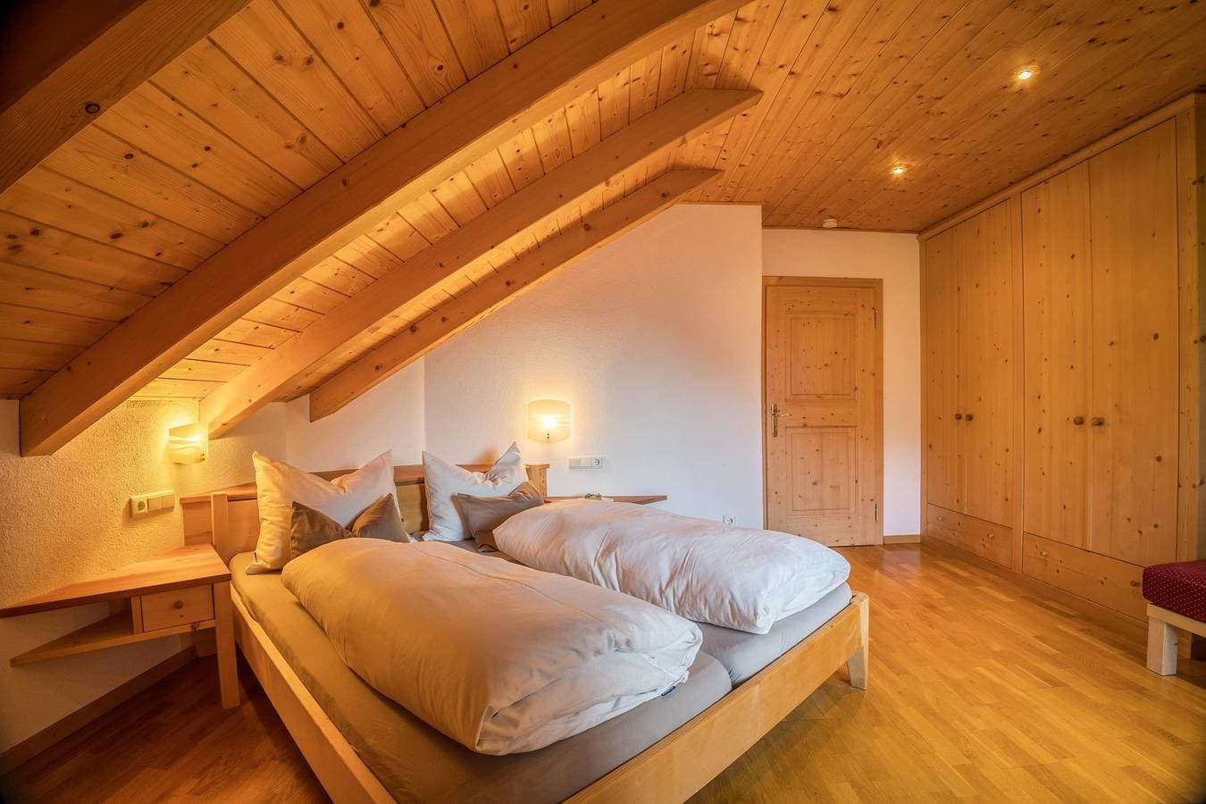 Foto 4 von 17: Ferienwohnung "Adult Only Wasserfall Tschorn" mit Bergblick, Balkon und WLAN