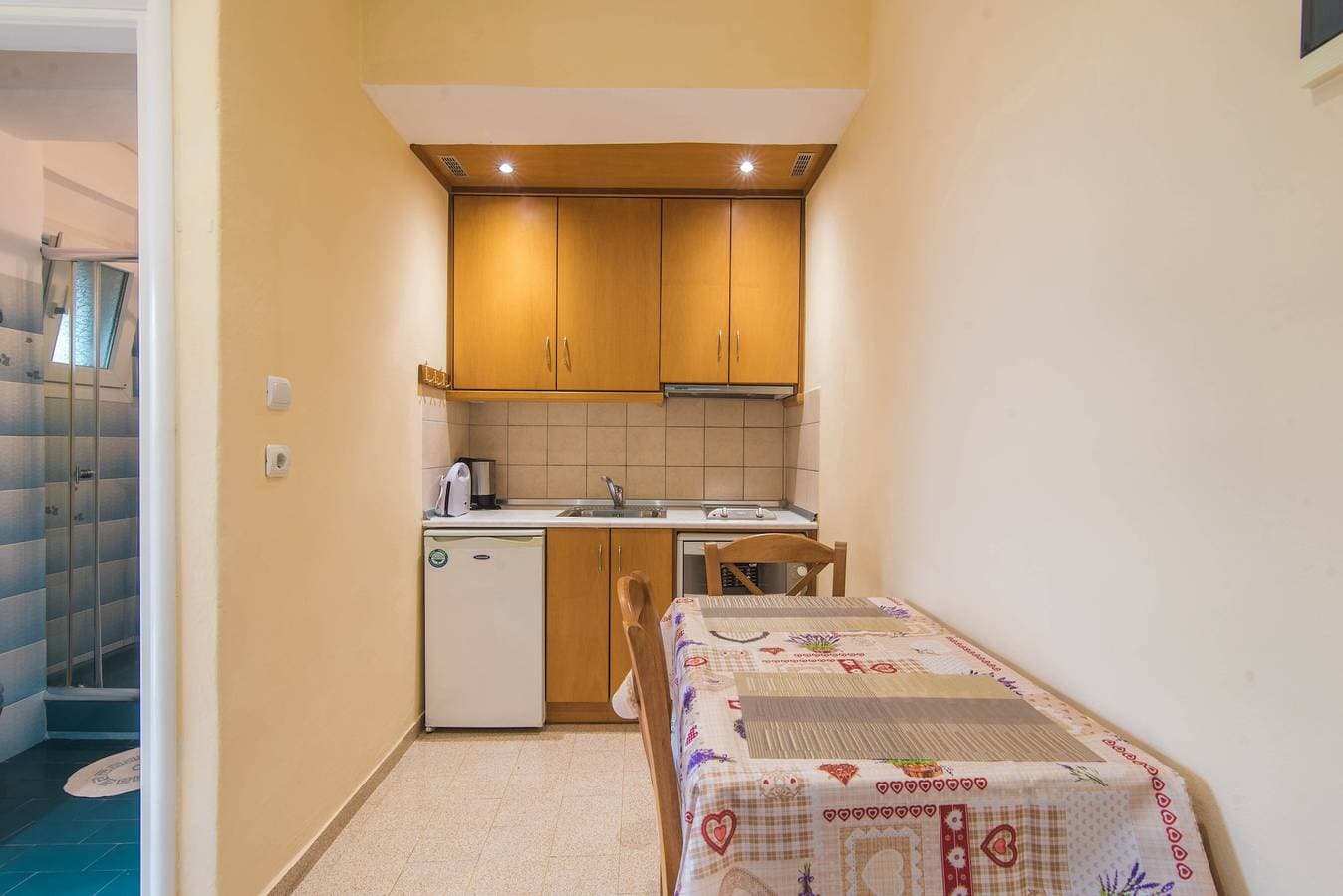 Foto 10 von 22: Einzimmerapartment 'Bozikis Studios' mit gemeinschaftlichem Garten, WLAN und Klimaanlage