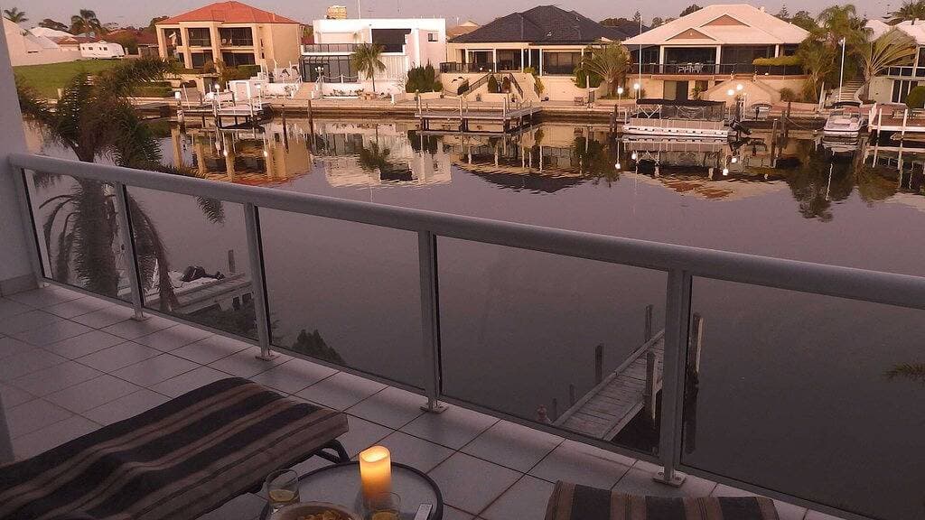 Foto 4 von 50: Mandurah Canal Ferienhaus mit eigenem Steg! Boote Krabben! Delphine!