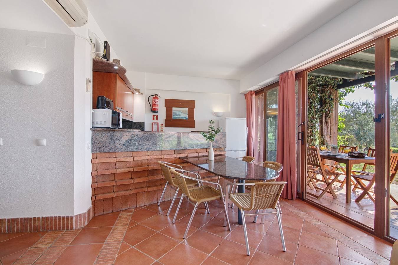 Foto 6 von 29: Ferienhaus 'Seaside 423A' mit Gemeinschaftspool, WLAN und Klimaanlage