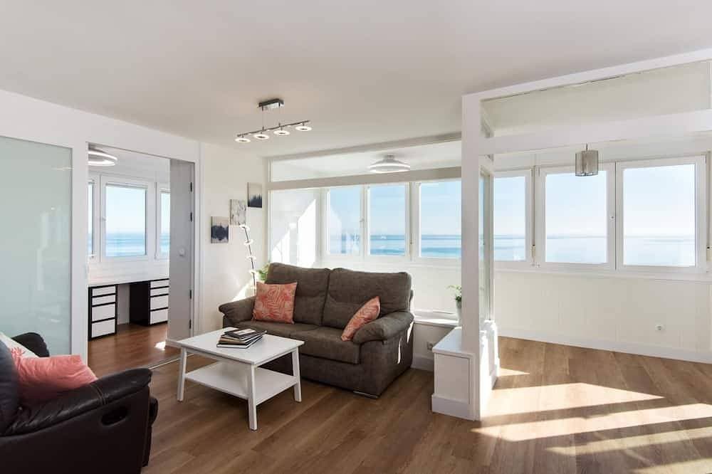 Foto 13 von 30: Magic of the ocean, Front Line Beach Apartment