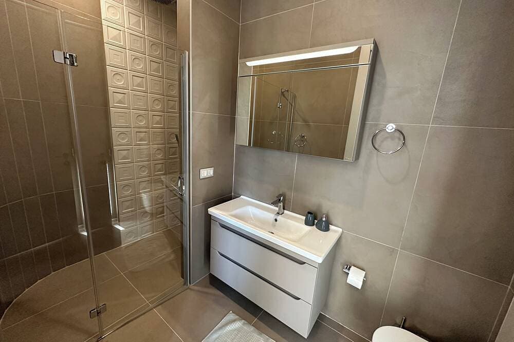 Foto 10 von 28: Cozy 3-Bedroom Villa in marvelous Hercegnovi with private pool