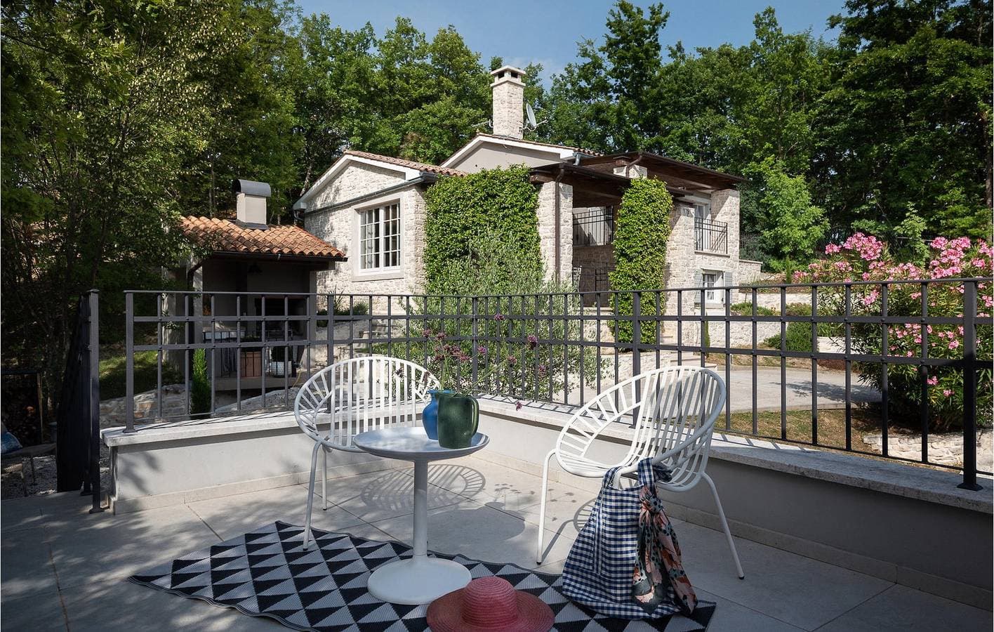 Foto 4 von 57: Charmante Unterkunft, 2 km von Pićan entfernt: 120 m² große Ferienwohnung mit Pool und WLAN