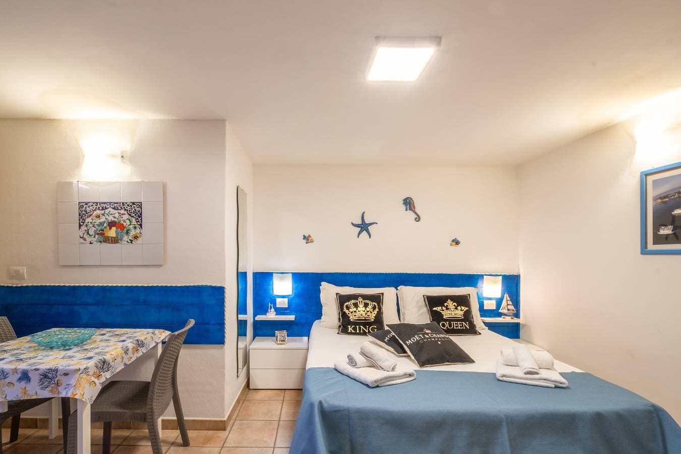 Foto 3 von 28: Boutique Villa – Loft Nexus mit Gemeinschaftsterrasse, WLAN und Klimaanlage