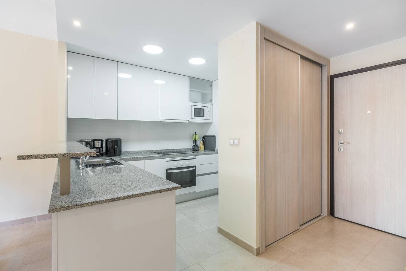 Foto 10 von 26: Ferienwohnung 'Terrazas de Campoamor Sunrise' mit Privatterrasse, WLAN und Klimaanlage