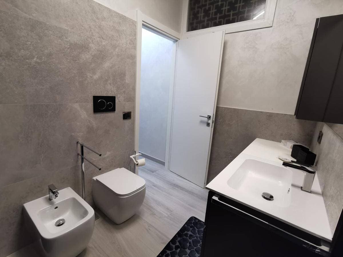 Foto 4 von 47: One-Bedroom Apartment