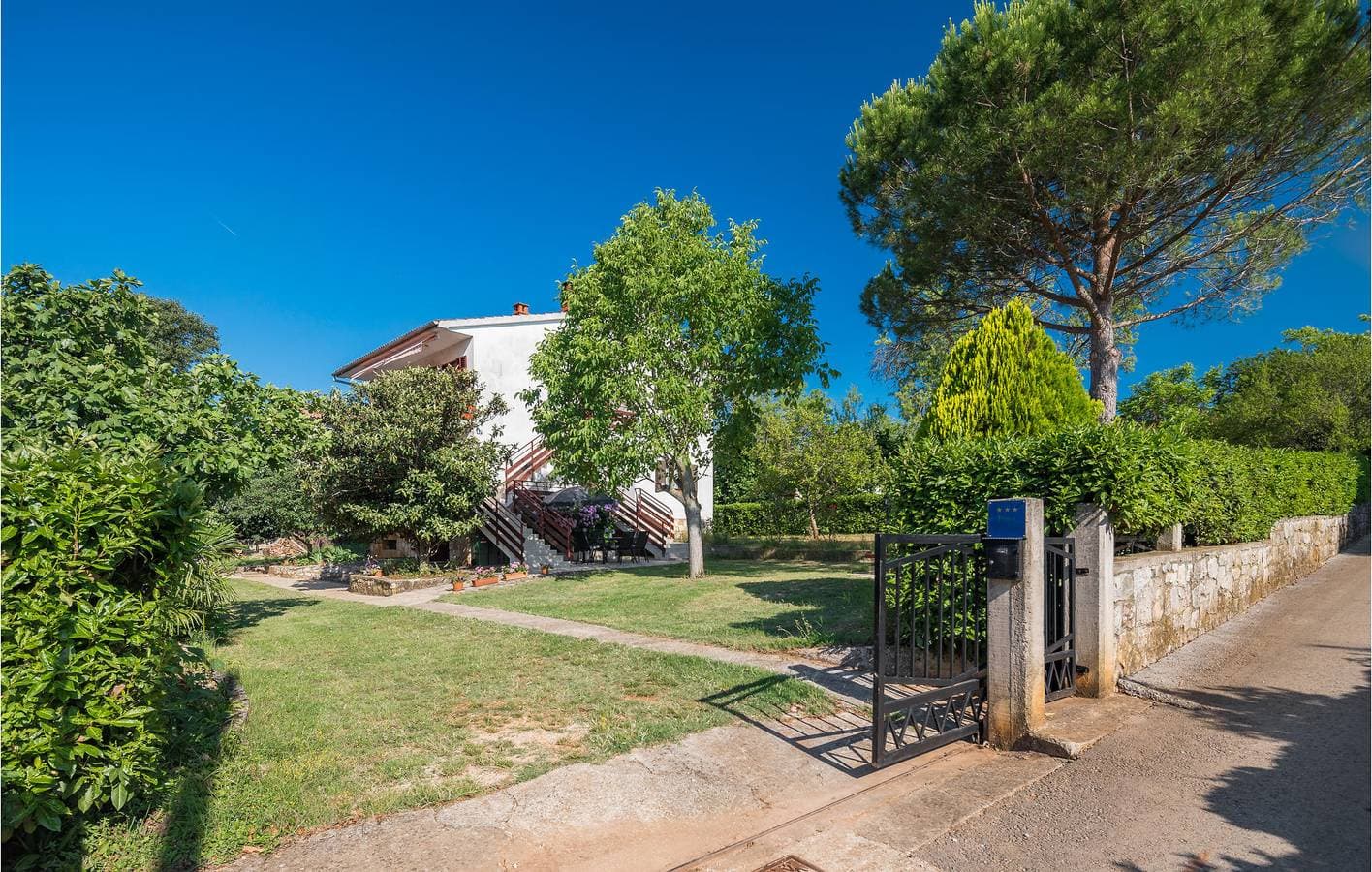 Foto 9 von 23: Charmante 75 m² große Wohnung mit Terrasse, WLAN und Parkplatz in der Nähe von Labinci