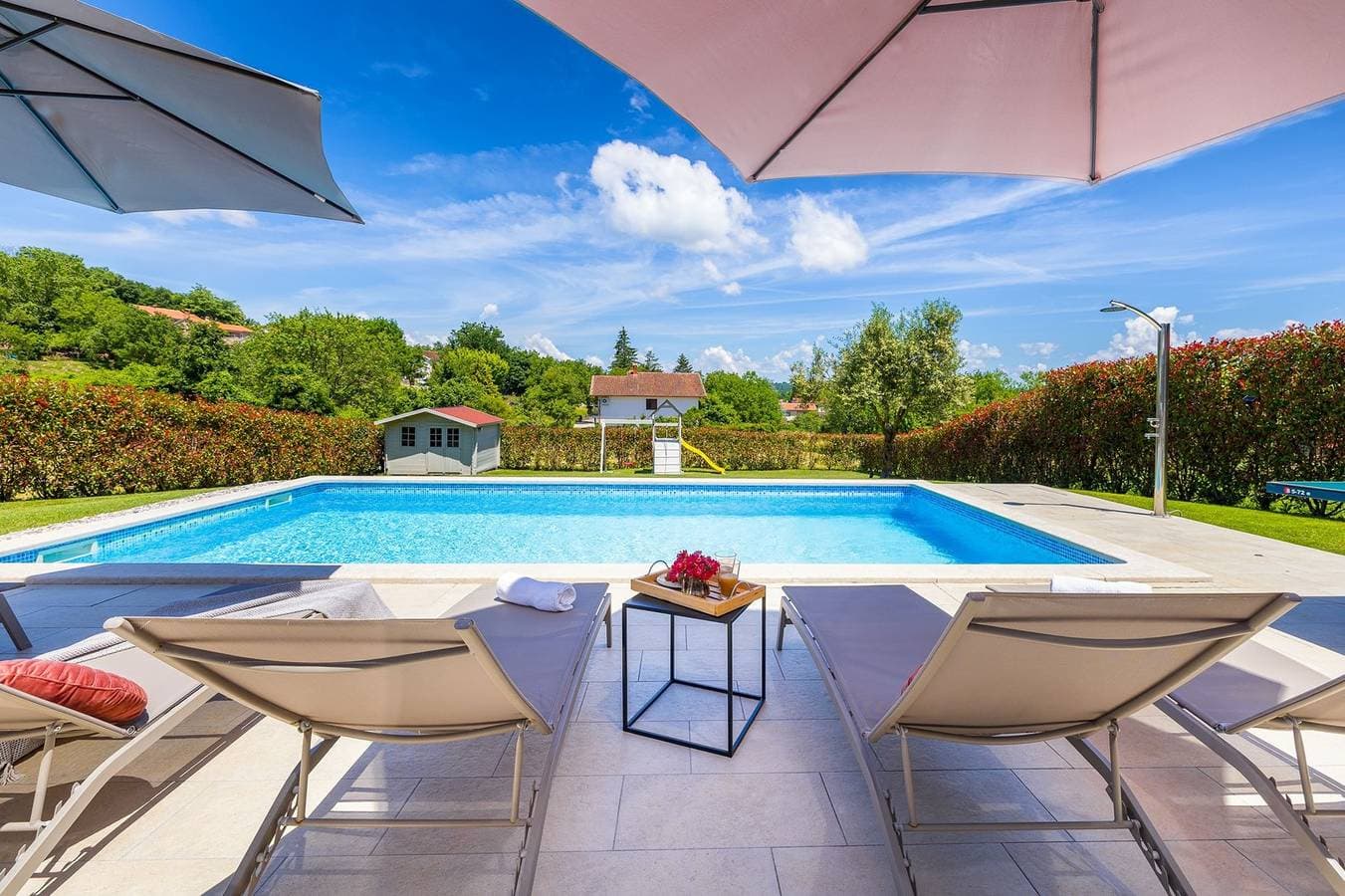 Foto 4 von 54: Villa Bartol mit privatem Pool, Tischtennis, Darts
