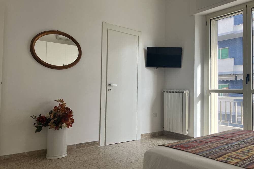 Foto 4 von 30: Apartment-Superior-Eigenes Badezimmer-Blick zur Meerseite-B&B mare mio