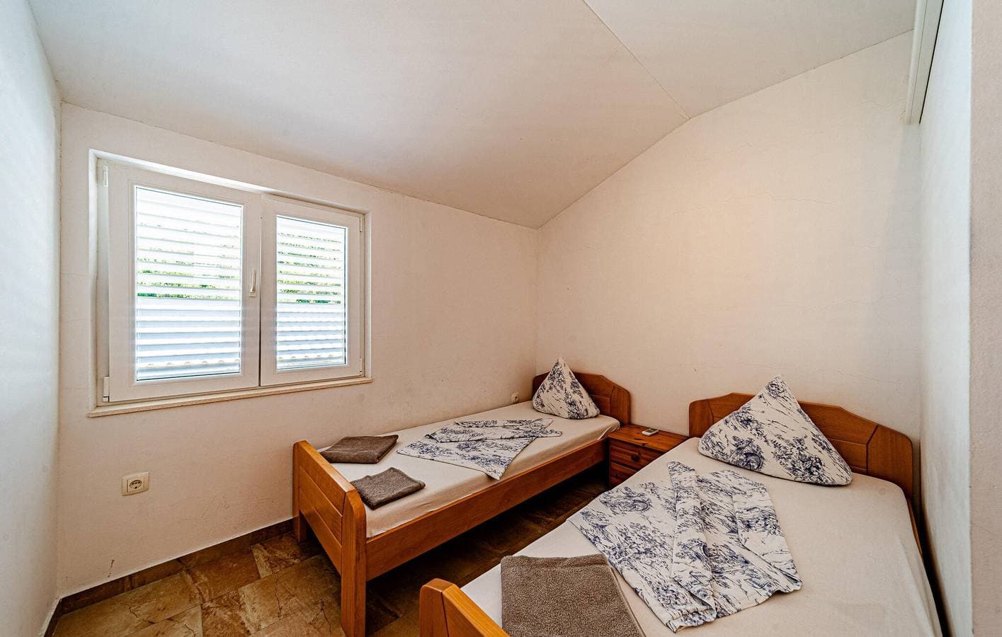 Foto 12 von 21: Gemütliche Ferienwohnung mit Terrasse, WLAN und Parkplatz in der Nähe des Strandes Tri Žala
