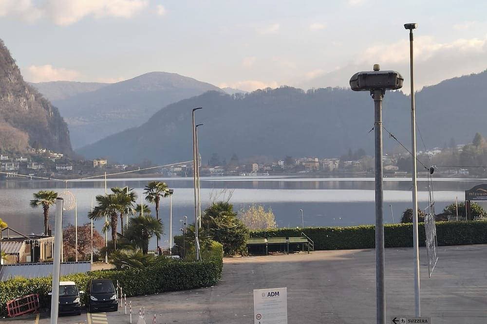 Lake and Sun House is a comfortable apartment within walking distance of the lake and services 1