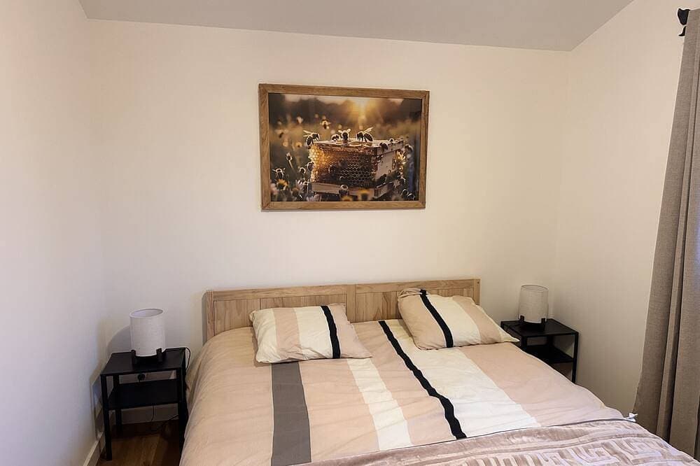 Foto 3 von 29: Apartment-La Butineuse-Cottage-Ensuite mit Dusche-Blick auf die Landschaft
