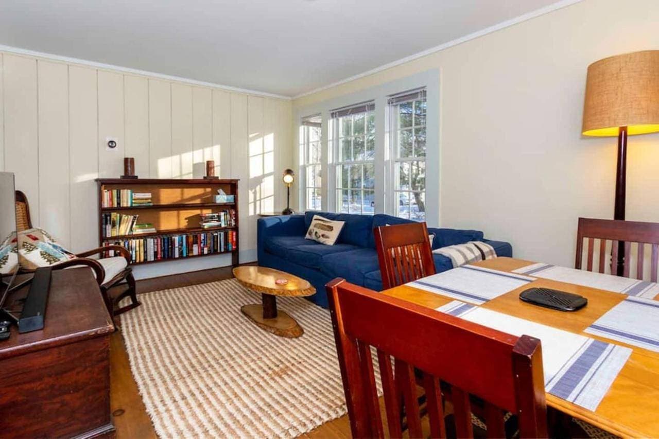 Quintessential VT Cottage in Manchester Village 1