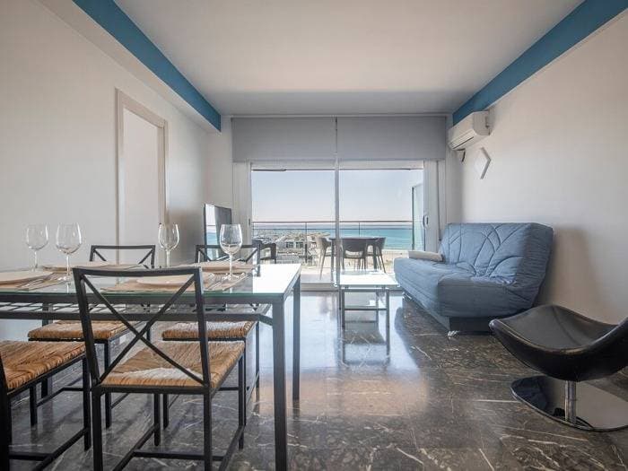 Foto 2 von 34: Ferienwohnung für 6 Personen mit Balkon