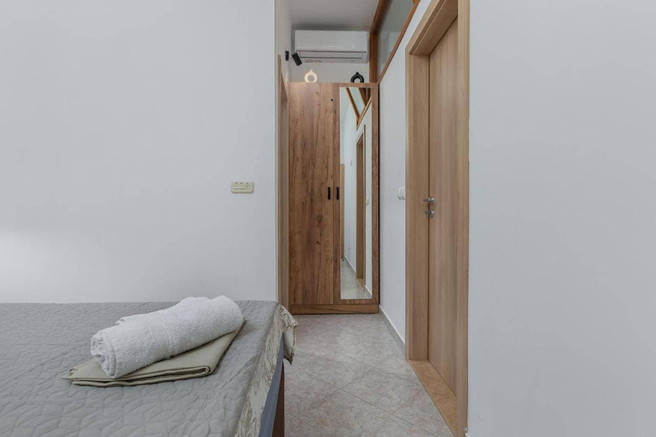 Foto 11 von 21: Two-Bedroom Apartment with Terrace and Sea View