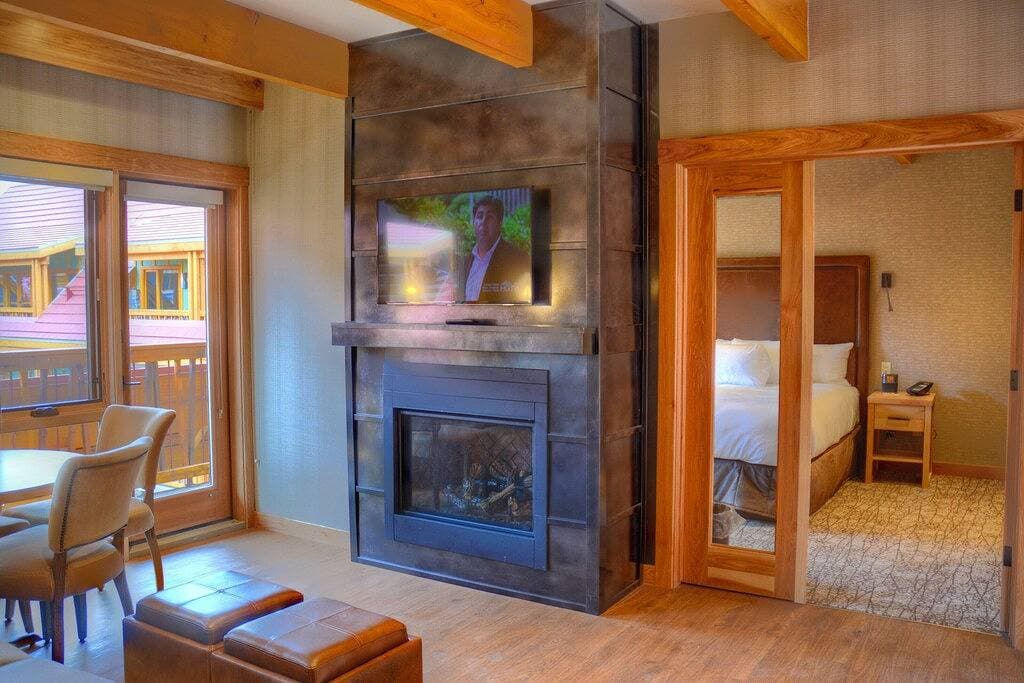 Foto 10 von 19: Neu Bright + Geräumige Rockies Getaway | Tolle Lage, heiße Pools!