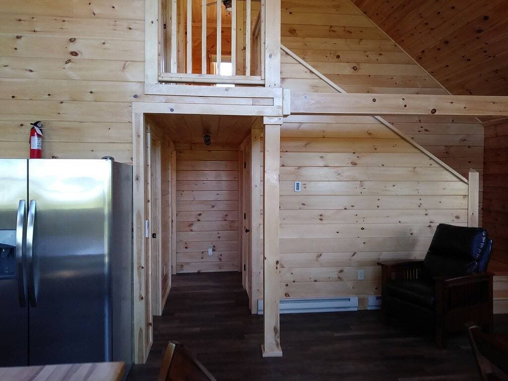 Foto 11 von 23: Rustikales, modernes Blockhaus mit Blick auf den Oberen See