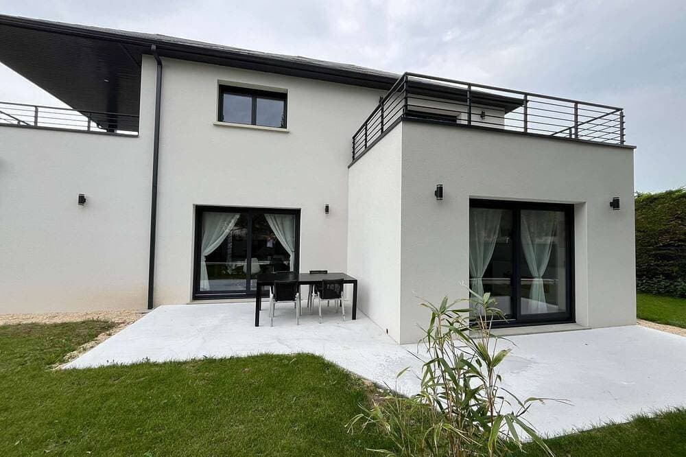 \"Villa Lom: 800m from the beach 1