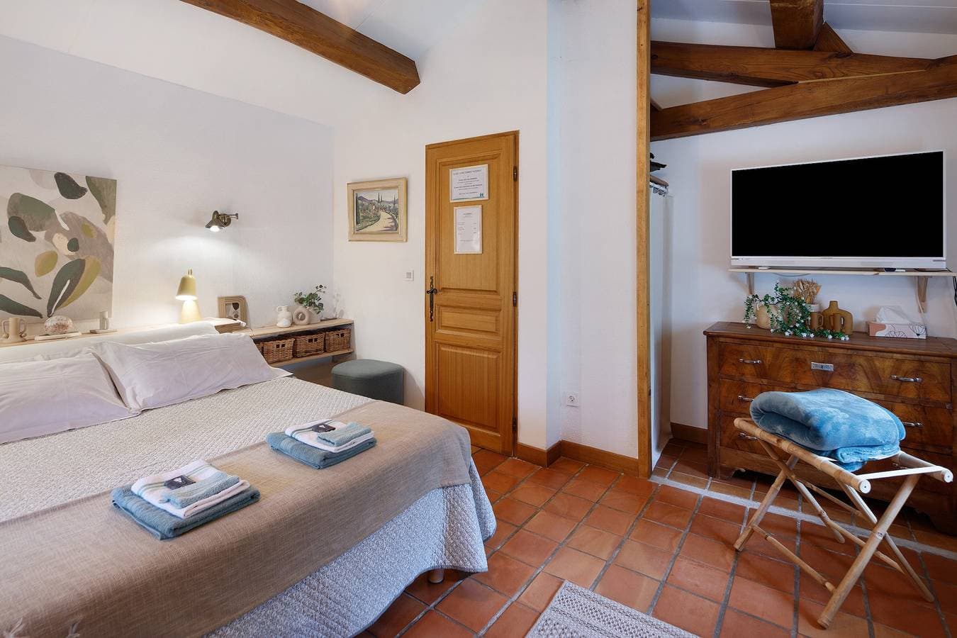 Foto 5 von 35: 1. Etage: Zimmer „Le Rocher de l'Aigle“ 15 m²