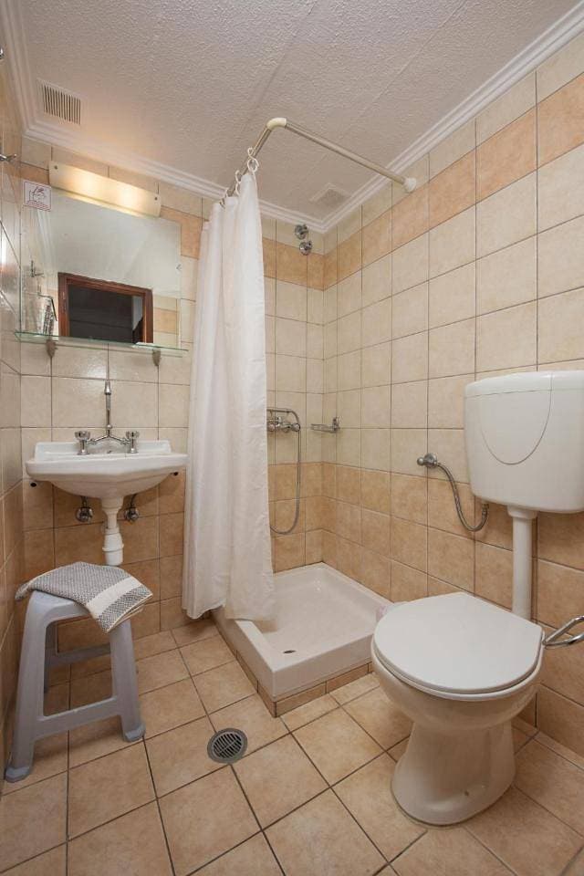 Foto 7 von 17: Studio (2 Adults) - Ground Floor