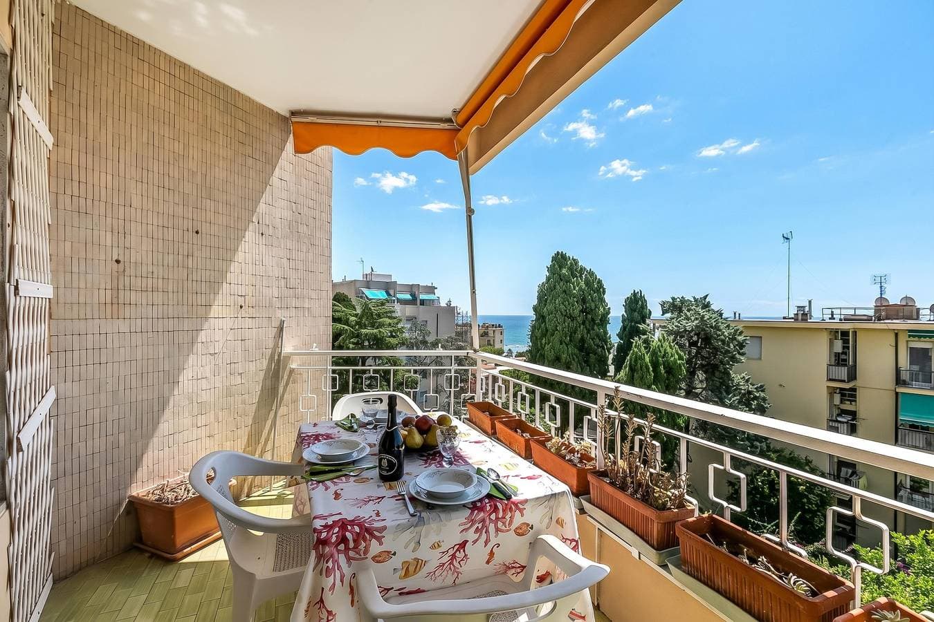 Foto 10 von 30: Owl House, Sea-View Terrace Apt in Sanremo
