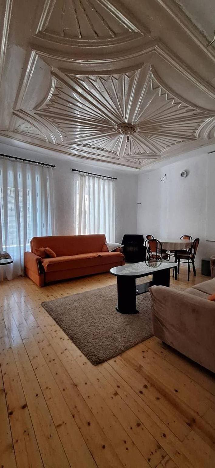 Foto 2 von 22: Geras Haus in der Nähe des Uhrturms