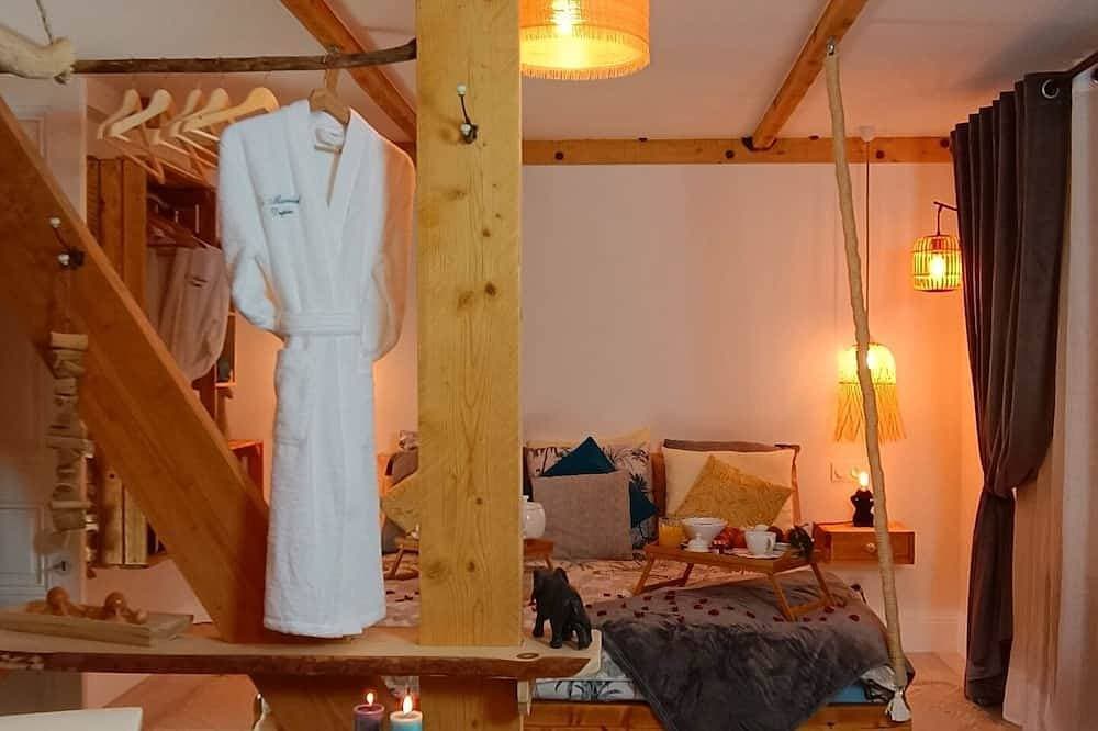 Foto 3 von 27: Gemütliches Apartment mit Whirlpool-Badewanne im Schlafzimmer und Katamaran-Netz