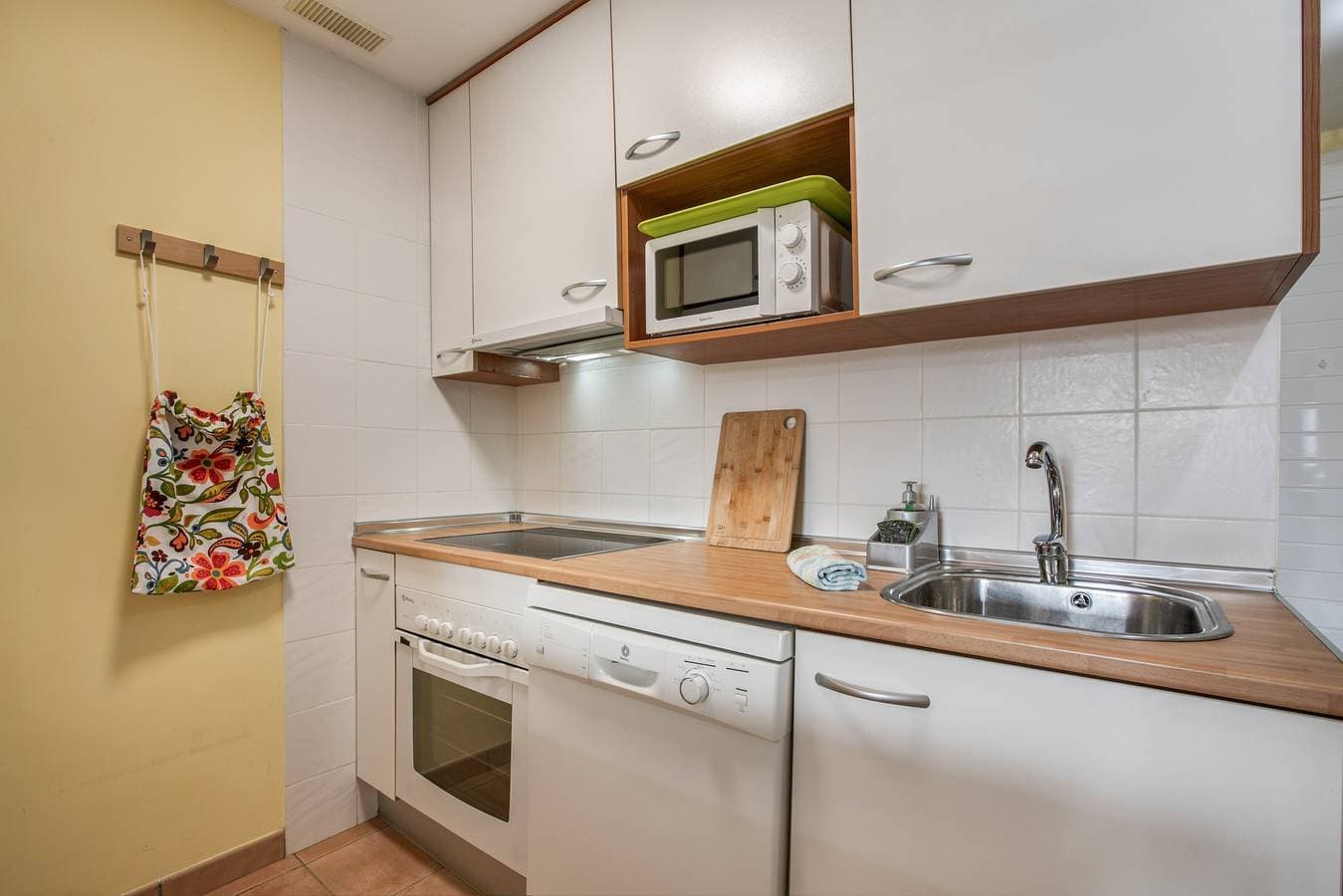 Foto 9 von 31: Ferienwohnung 'Palm Serenity' mit Gemeinschaftspool, WLAN und Klimaanlage