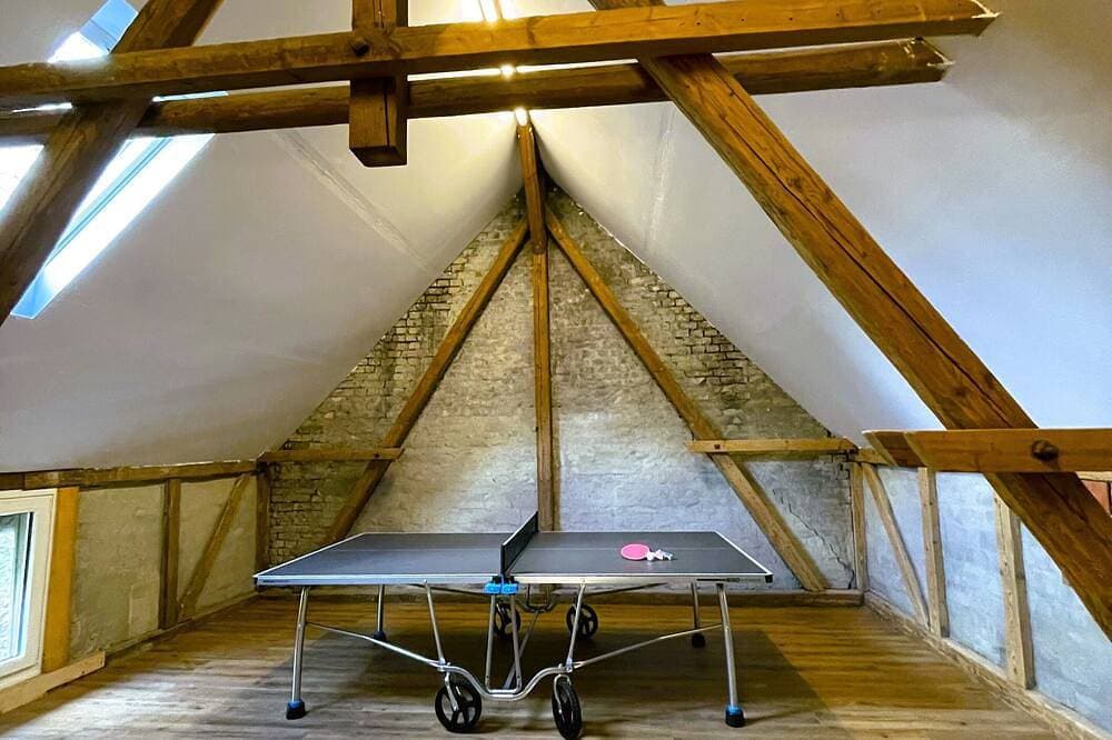 Foto 10 von 25: Große, moderne Ferienwohnung mit Garten und Spielscheune - Hexe 3