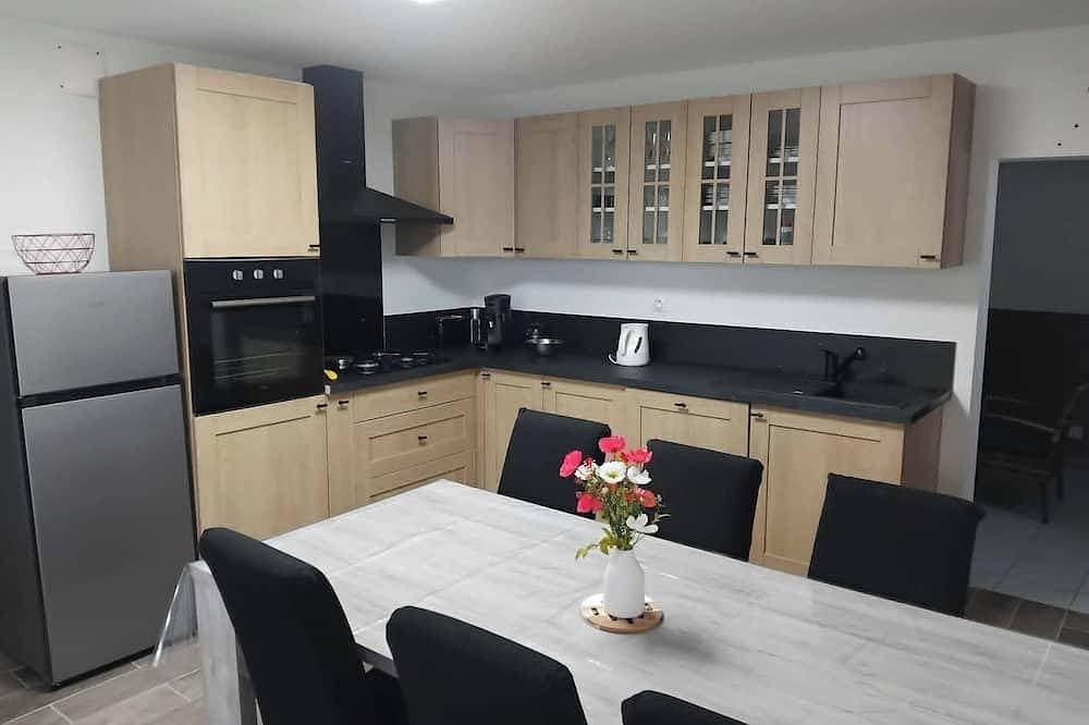 Detached house with view of the 4 fils aymon 1
