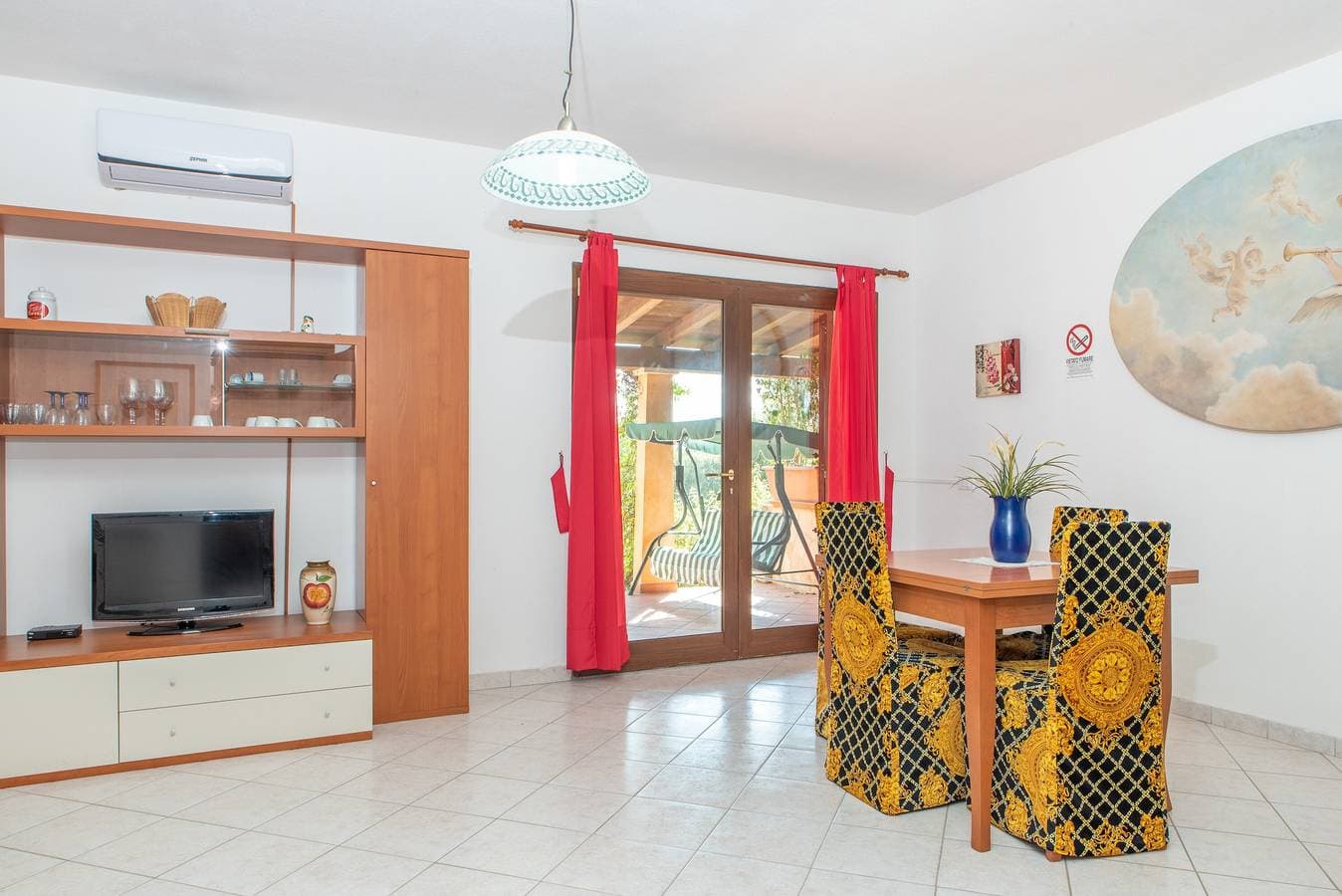 Foto 6 von 29: Ferienwohnung 'Villa Smeralda 3' mit Pool und Garten nahe Olbia