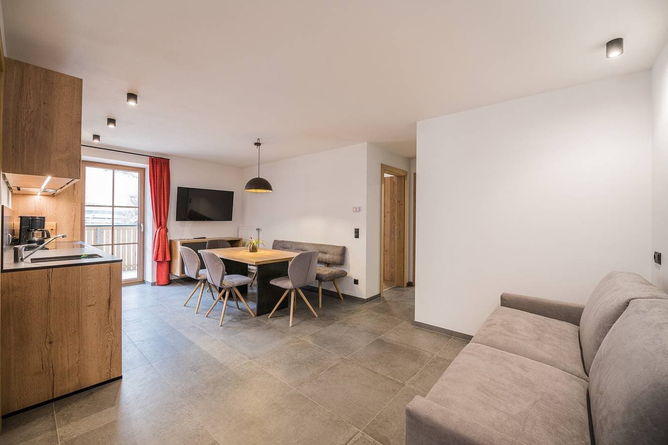 Foto 5 von 19: Ferienwohnung "Kuenz Dolomites 1" mit Bergblick, 2 Balkonen & WLAN