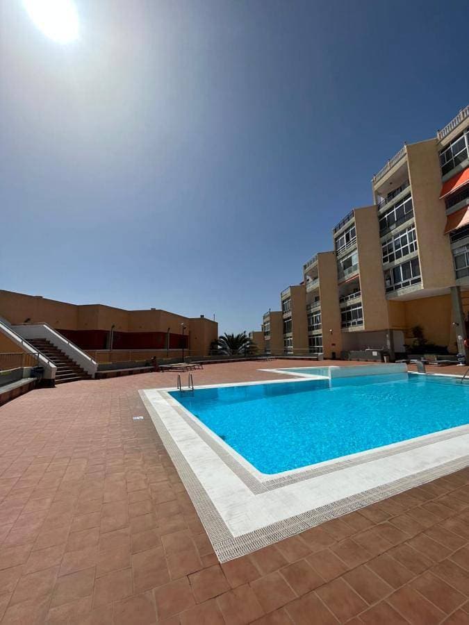 Apartamento con piscina y vistas al mar 1