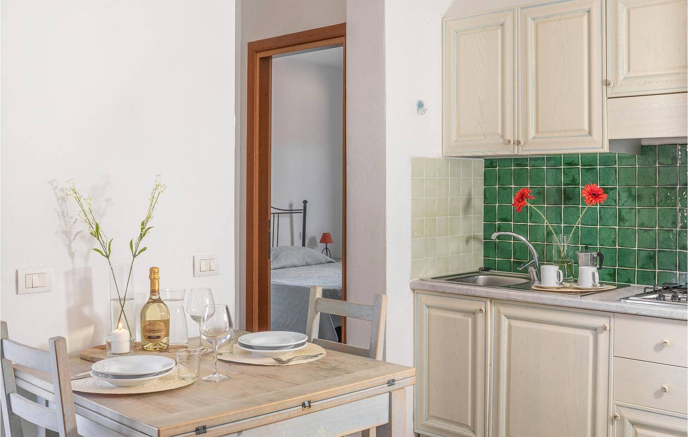 Foto 8 von 17: Gemütliches Strandapartment mit AC, Parkplatz, Küche, Pool und Internet - nur 2,5 km entfernt!