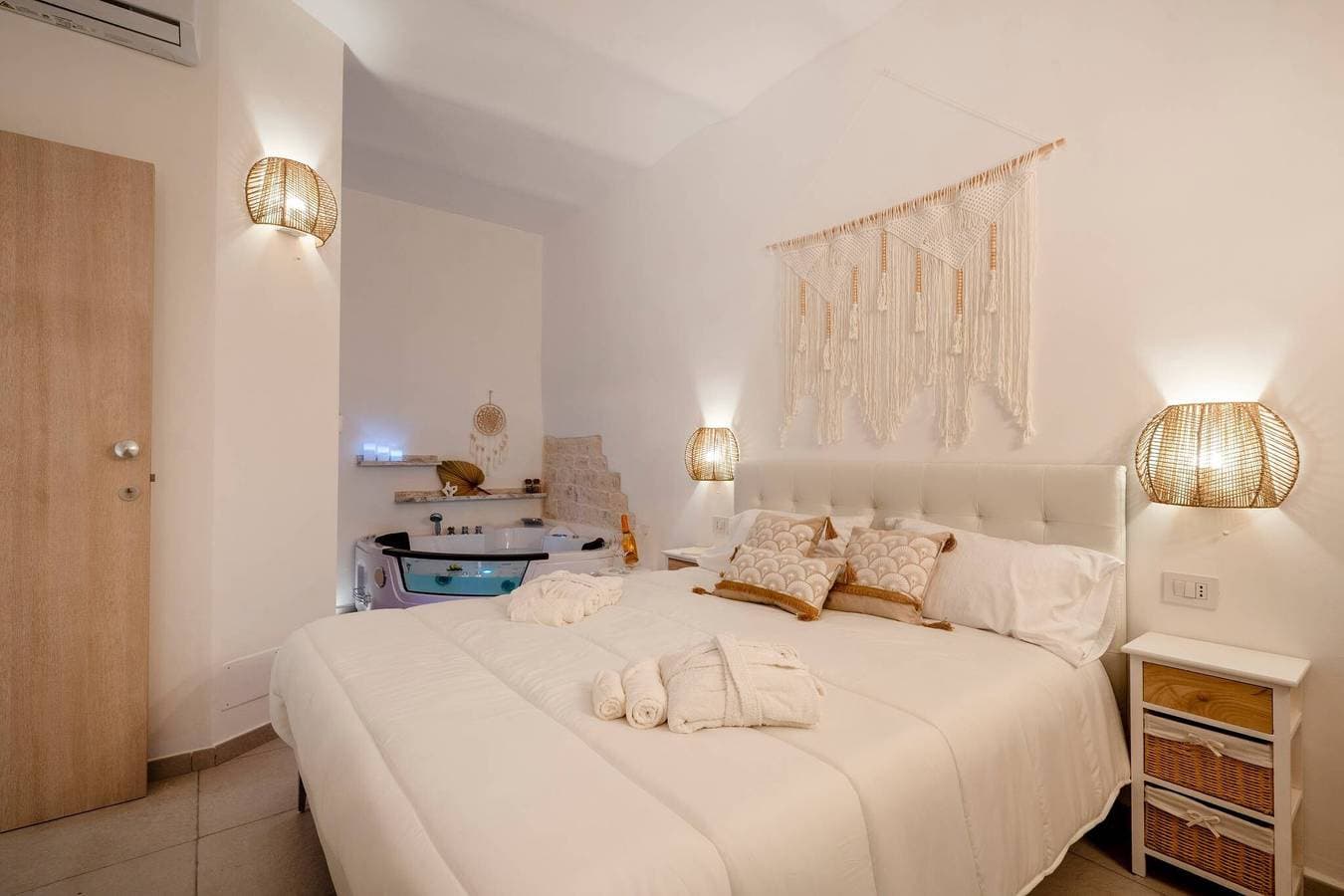 Foto 6 von 29: Zimmer 'Ambra' mit Balkon
