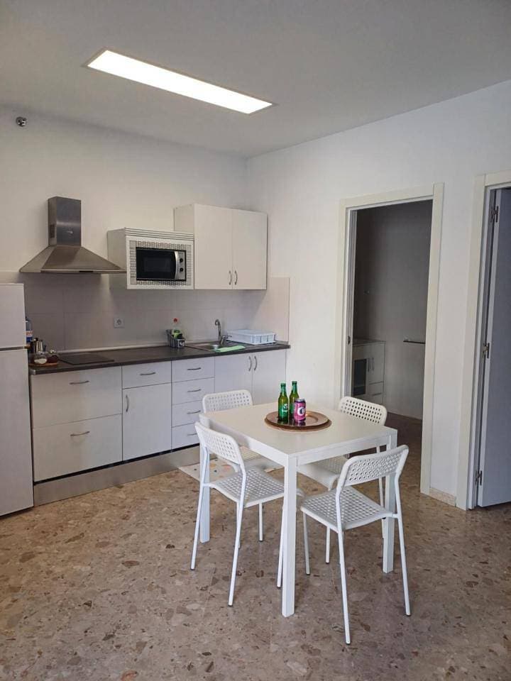 Foto 13 von 17: Two-Bedroom Apartment