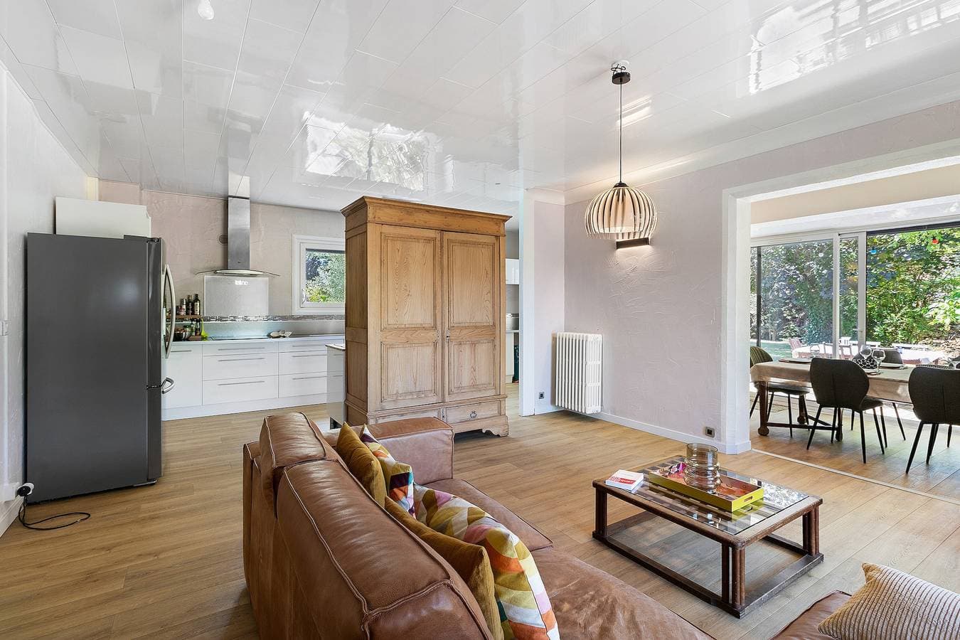 Foto 6 von 36: Ferienhaus Le Triton de Bergerac – Moderne Villa mit Pool und großem, bewaldetem Park