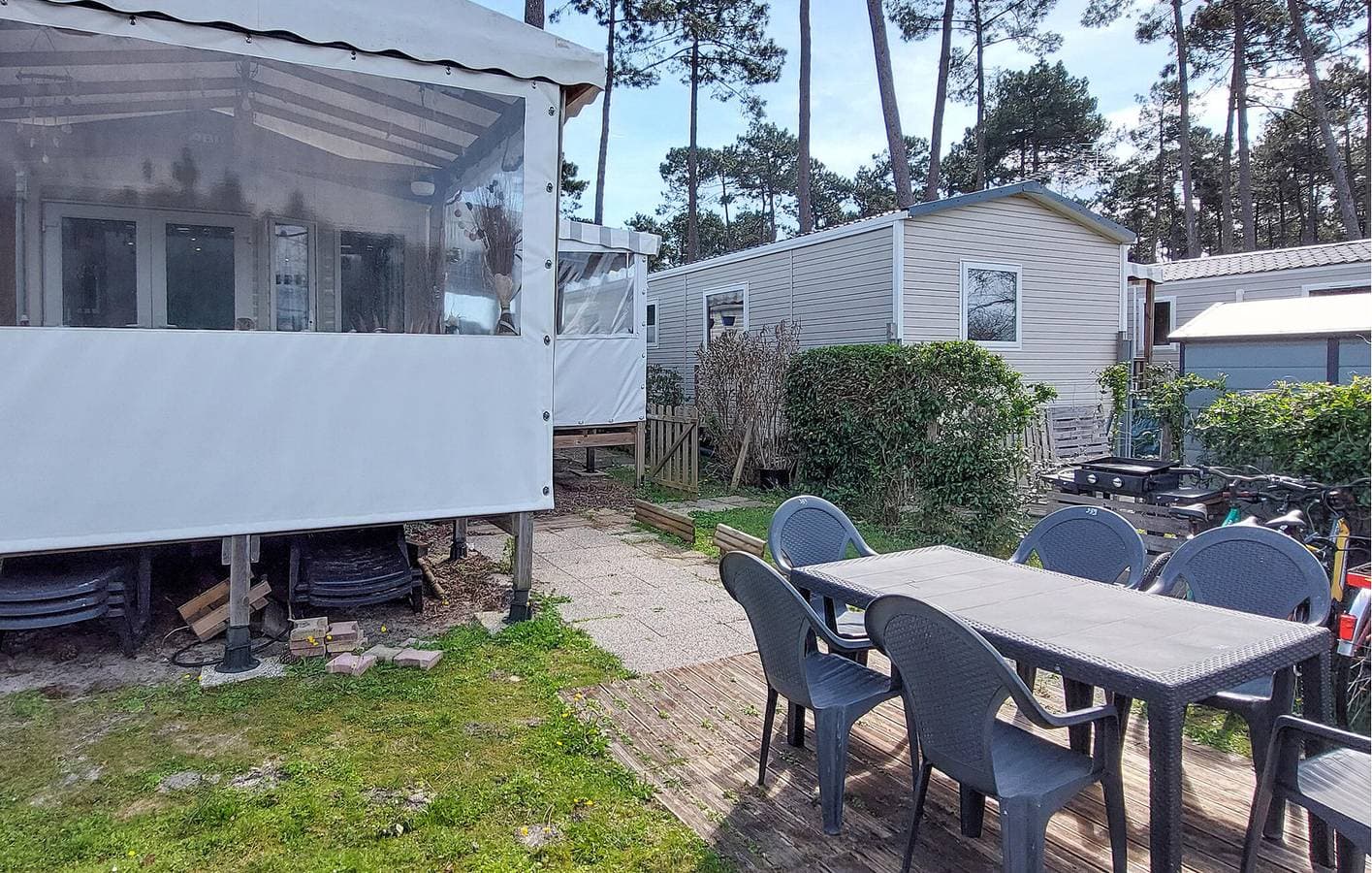 Foto 8 von 24: Gemütliches Mobilheim mit Pool und Garten, 800 m vom Restaurant „Les Pinèdes“ entfernt