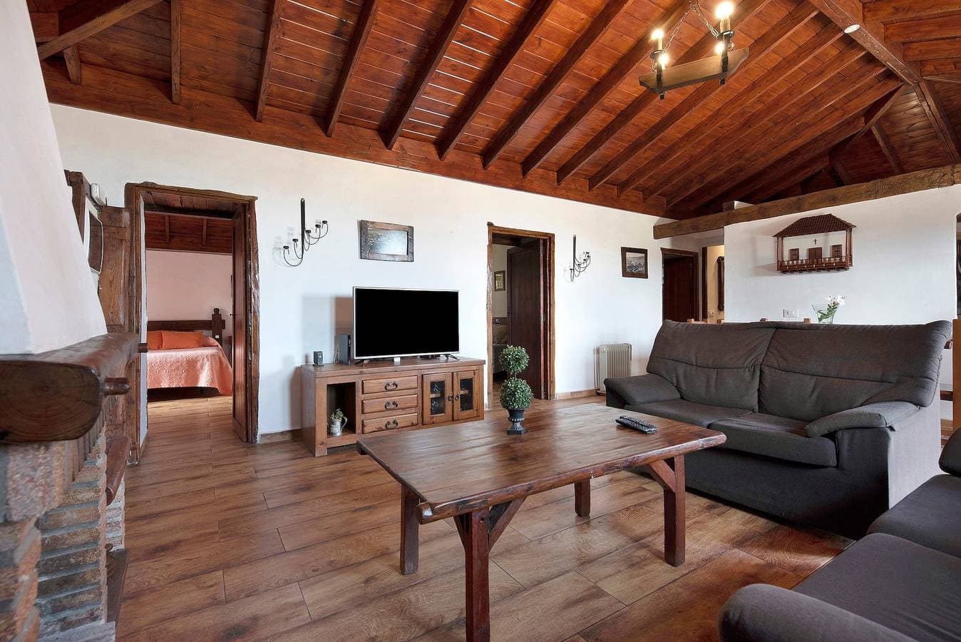 Foto 5 von 30: Ferienhaus "Casas Rurales Los Guinderos" mit Bergblick