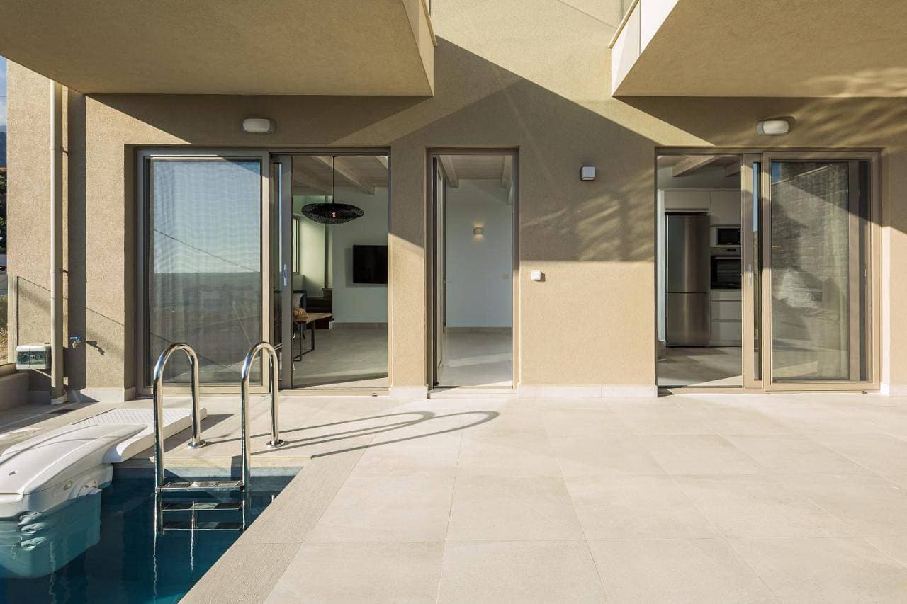Foto 2 von 5: Villa with Private Pool